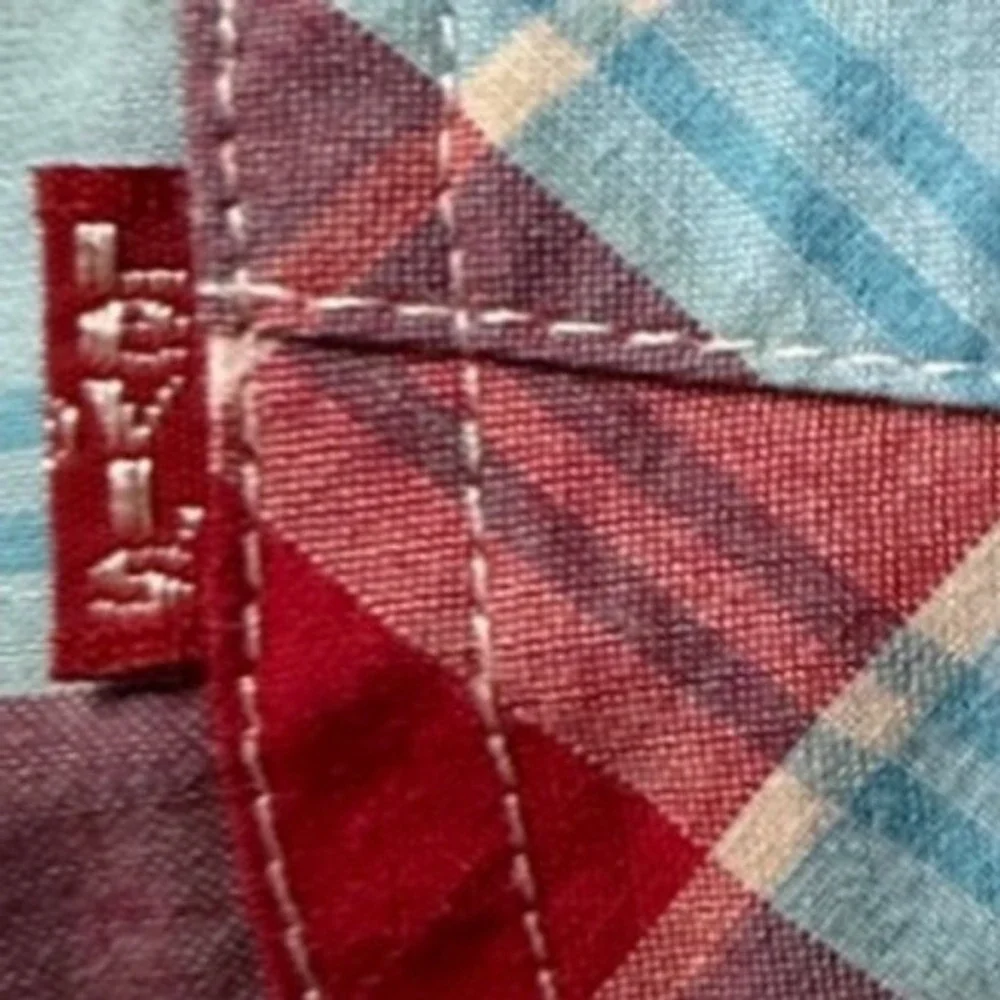 Levis Mens XXL Red Blue Plaid Short Sleeve Button Down Shirt‎ RN 117508
